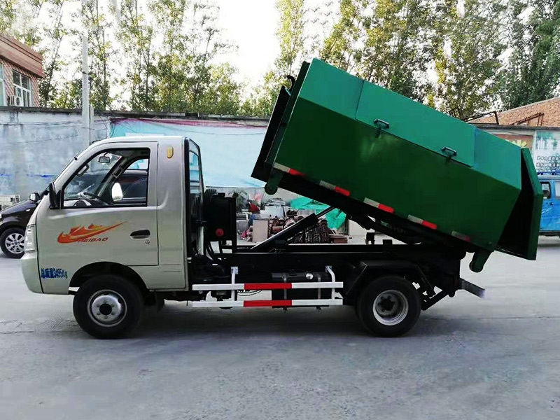 勾臂垃圾车